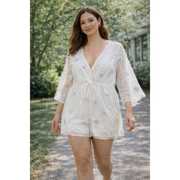 Show Me Your MuMu Pants - Show Me Your Mumu Roxy Romper Womens Medium Ivory Excellent Embroidered Floral